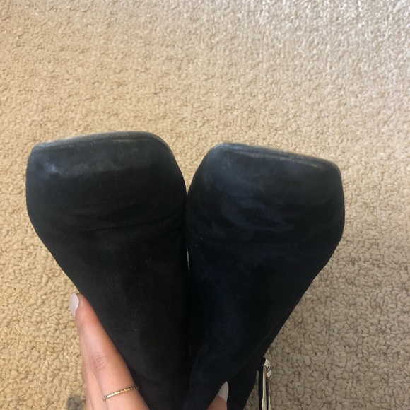 Size 37.5 DORATEYMUR GENUINE SUEDE w silver buckle detail - Picture 5 of 7